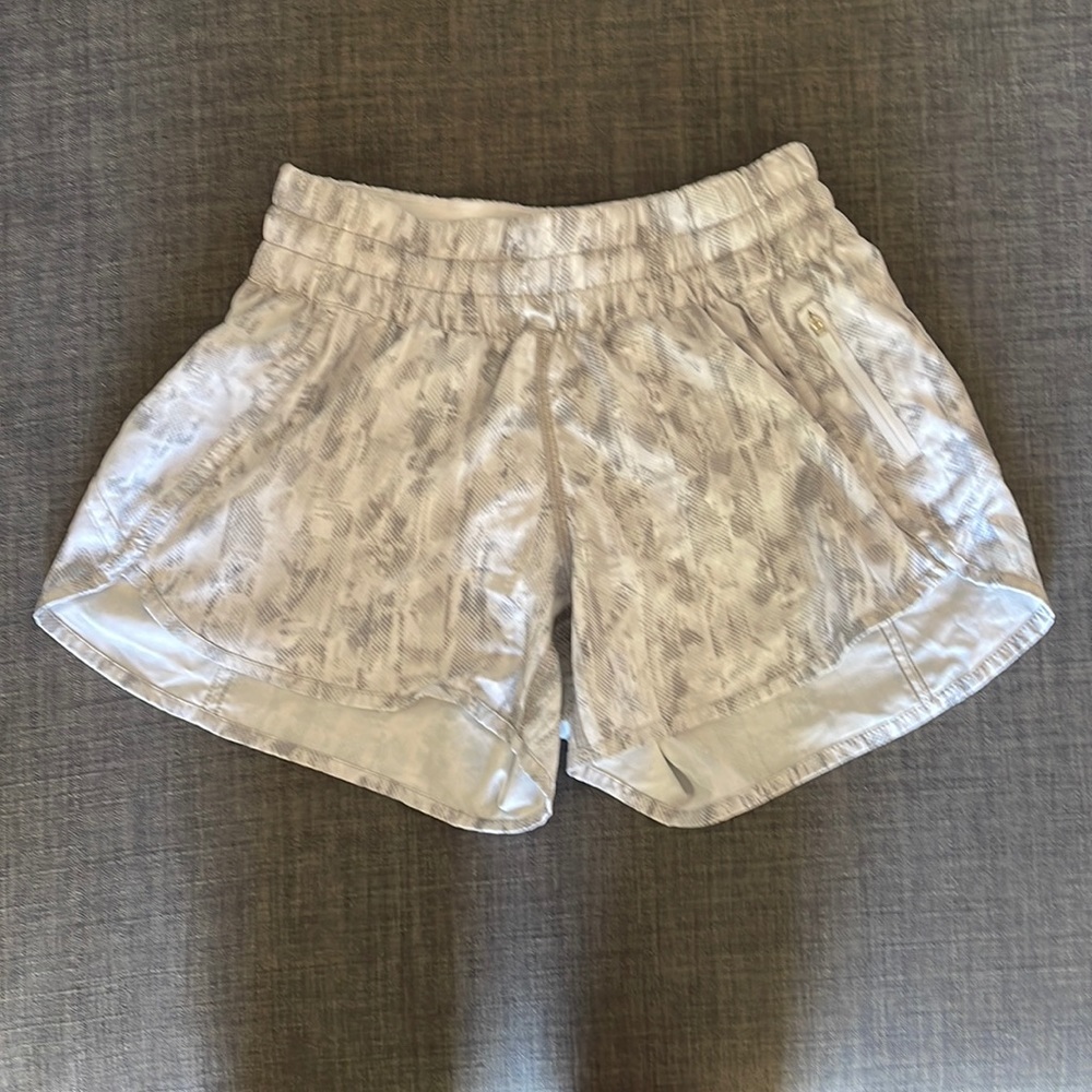Lululemon speed up shorts (4’ inseam). Size 6